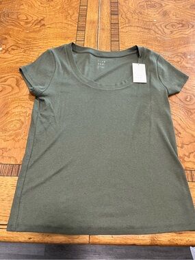 a new day Olive Scoop Neck Short Sleeve Tee